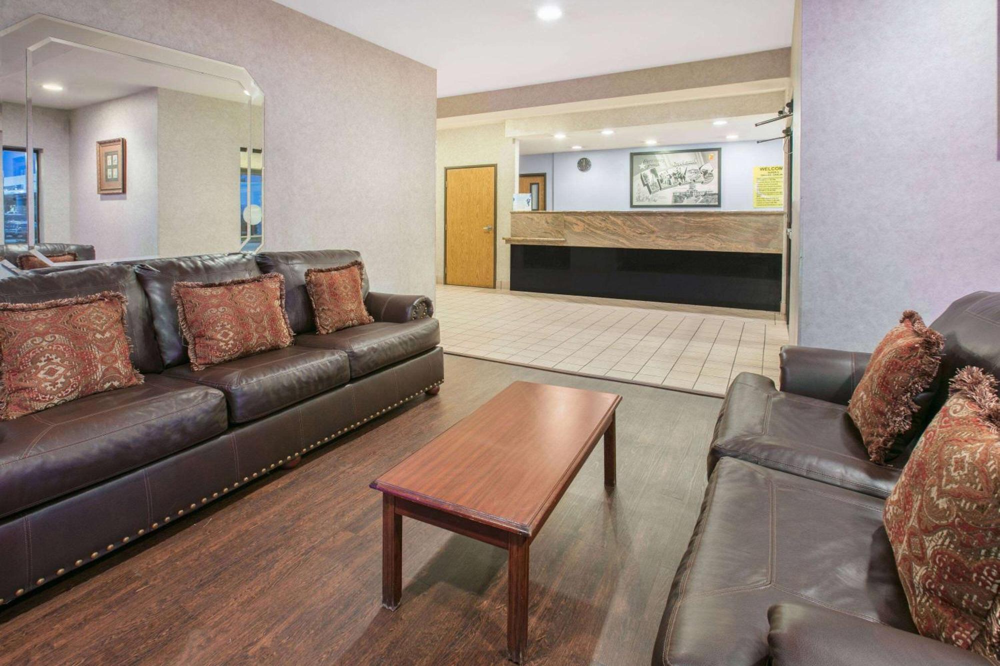 Super 8 By Wyndham Garland North Dallas Area Dış mekan fotoğraf